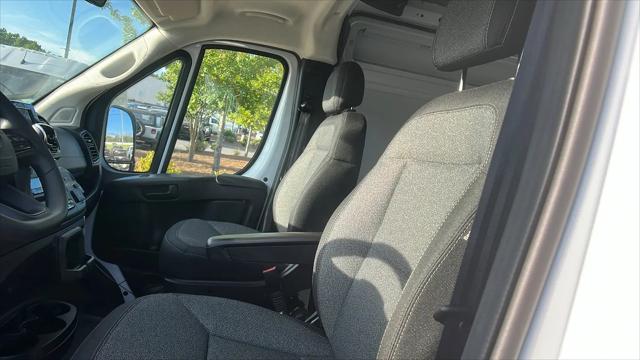 2025 Ram ProMaster 2500 Cargo Van Tradesman High Roof 136" WB w/Pass Seat