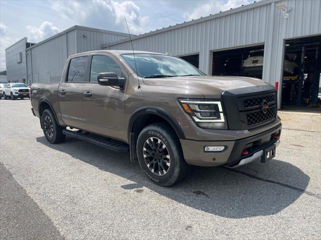 2021 Nissan TITAN Crew Cab PRO-4X 4x4