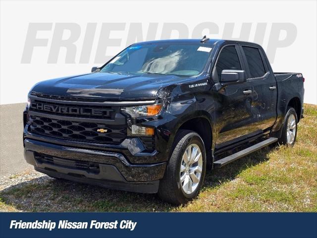 2022 Chevrolet Silverado 1500 4WD Crew Cab Short Bed Custom
