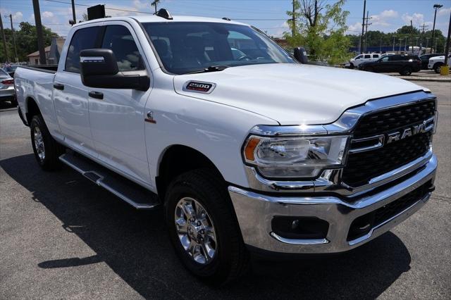 2024 RAM 2500 Big Horn Crew Cab 4x4 64 Box
