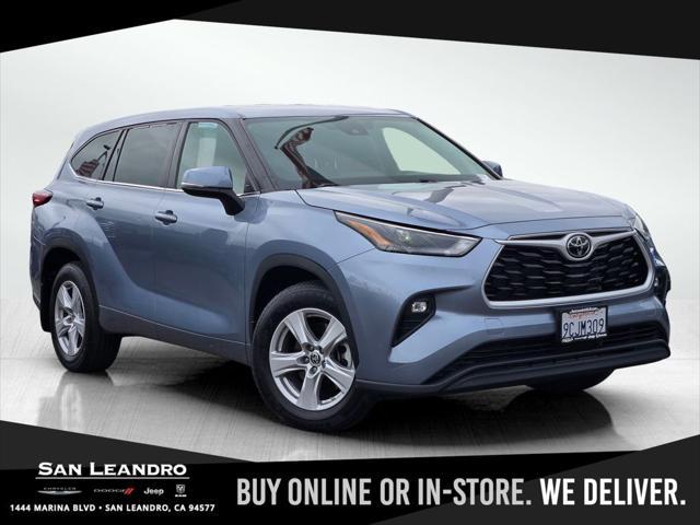 2022 Toyota Highlander LE