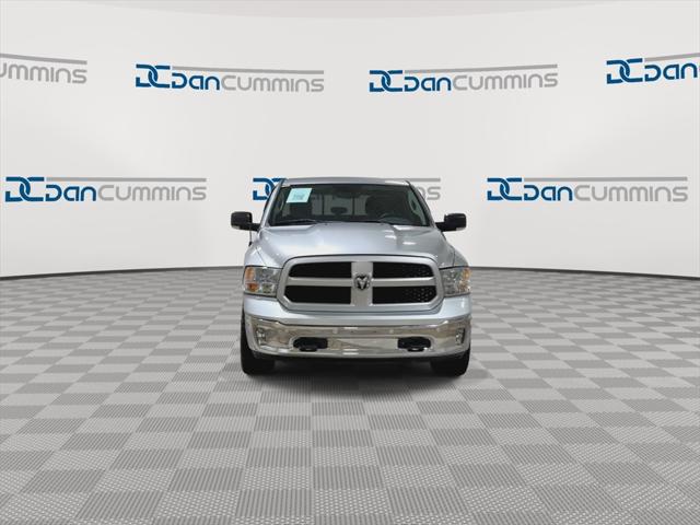 2017 RAM 1500 Big Horn Crew Cab 4x4 57 Box