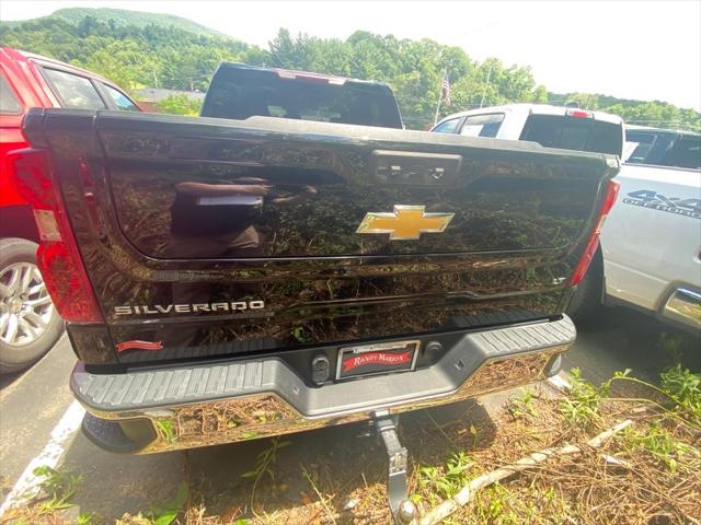 2022 Chevrolet Silverado 1500 4WD Crew Cab Standard Bed LT