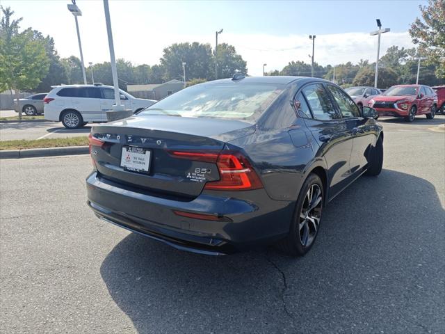 2024 Volvo S60 B5 Core Dark Theme