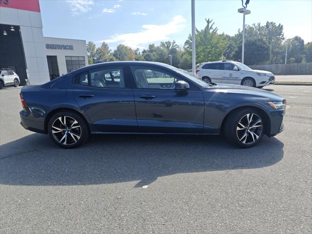 2024 Volvo S60 B5 Core Dark Theme