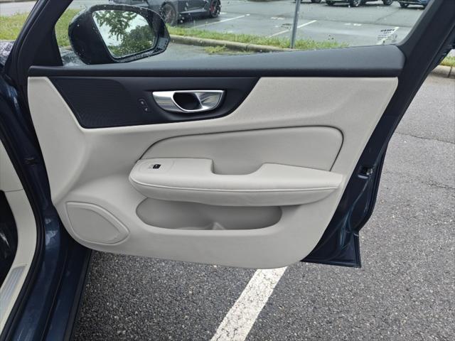 2024 Volvo S60 B5 Core Dark Theme