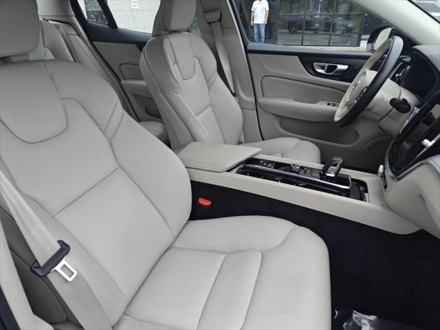 2024 Volvo S60 B5 Core Dark Theme