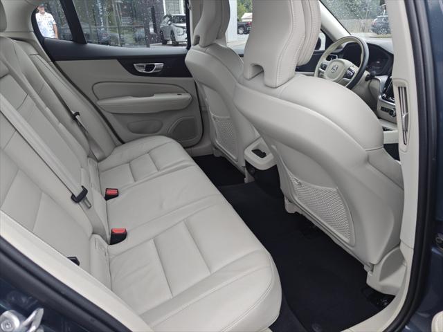 2024 Volvo S60 B5 Core Dark Theme
