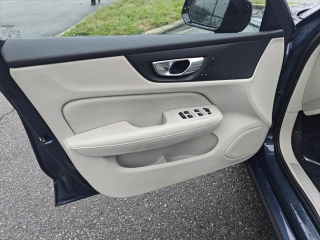 2024 Volvo S60 B5 Core Dark Theme
