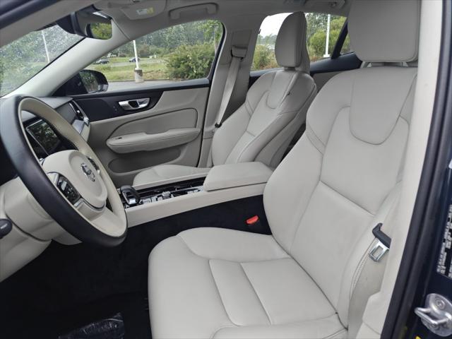 2024 Volvo S60 B5 Core Dark Theme