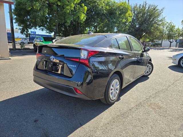 2022 Toyota Prius LE