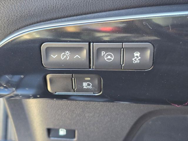 2022 Toyota Prius LE