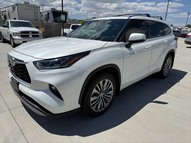 2021 Toyota Highlander Hybrid Platinum