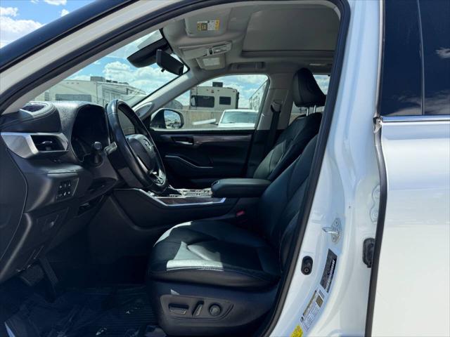 2021 Toyota Highlander Hybrid Platinum