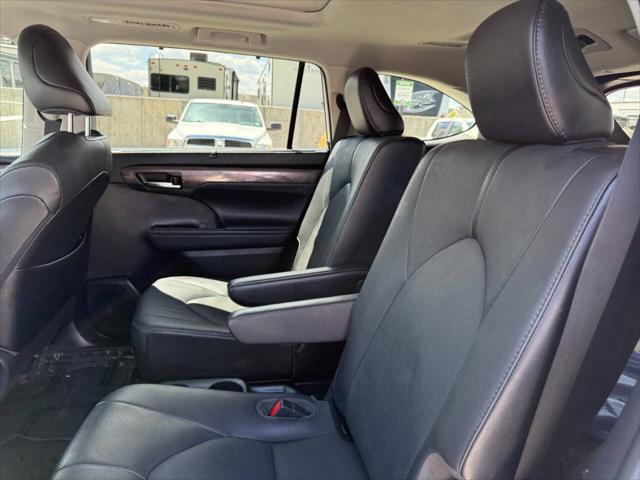 2021 Toyota Highlander Hybrid Platinum