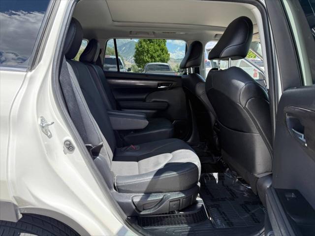 2021 Toyota Highlander Hybrid Platinum