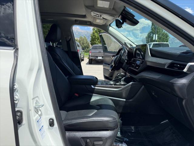 2021 Toyota Highlander Hybrid Platinum