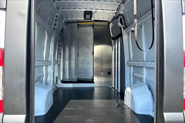 2025 Ram ProMaster Step Van Super High Roof 159" WB EXT