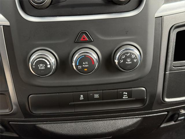 2024 Ram 1500 Classic Warlock Crew Cab 4x2 5'7" Box