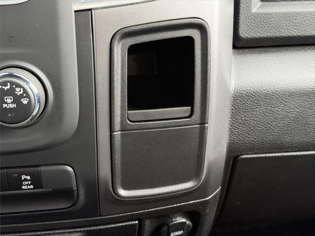 2024 Ram 1500 Classic Warlock Crew Cab 4x2 5'7" Box