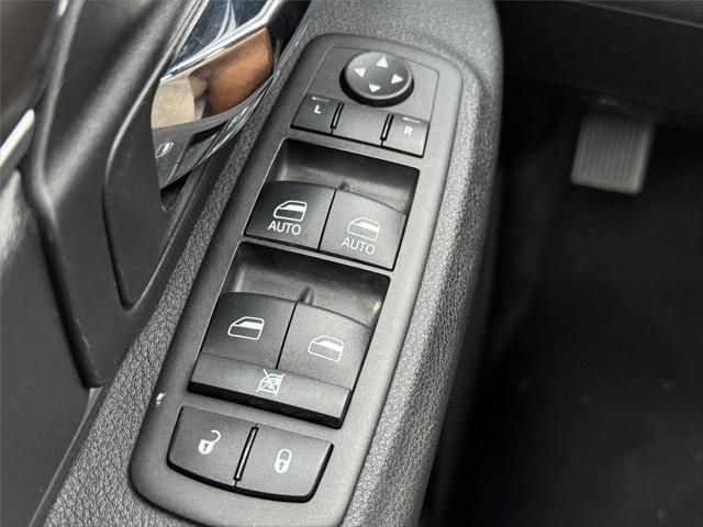 2024 Ram 1500 Classic Warlock Crew Cab 4x2 5'7" Box