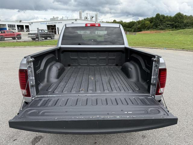 2024 Ram 1500 Classic Warlock Crew Cab 4x2 5'7" Box