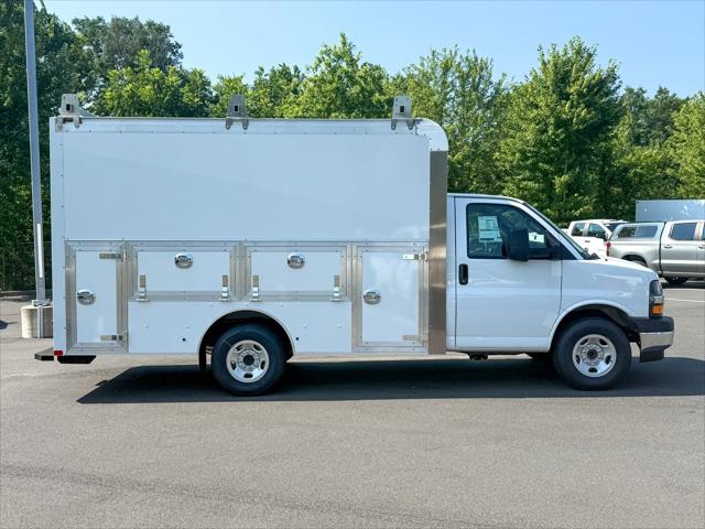 2025 Chevrolet Express Cutaway Work Van