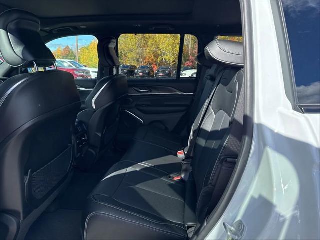 2025 Jeep Grand Cherokee Overland 4x4