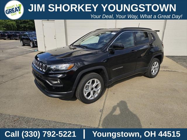 2025 Jeep Compass COMPASS LATITUDE 4X4