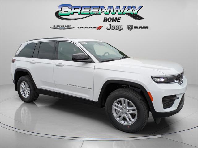 2025 Jeep Grand Cherokee GRAND CHEROKEE LAREDO 4X4