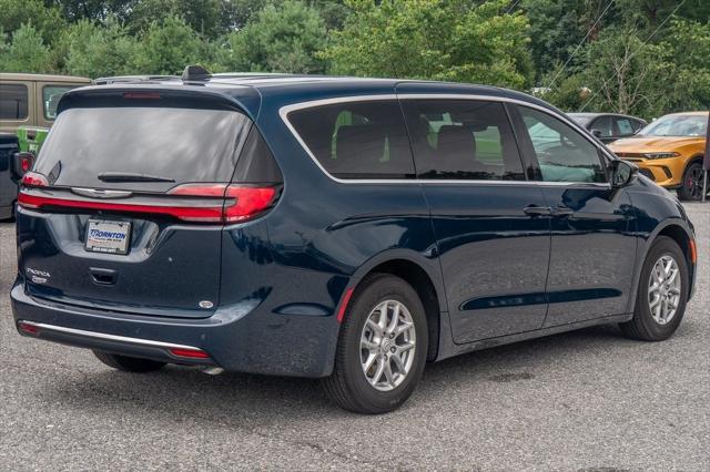 2025 Chrysler Pacifica PACIFICA SELECT