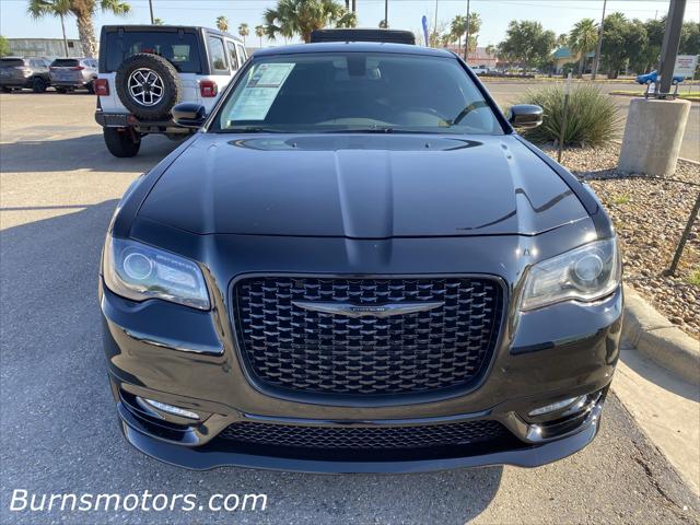 2022 Chrysler 300 Touring L