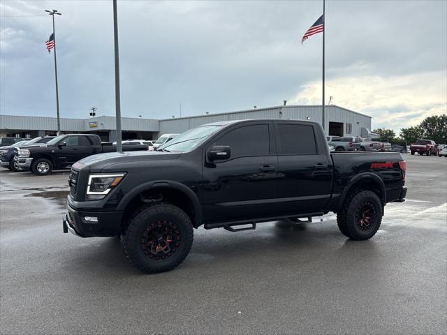 2023 Nissan TITAN Crew Cab PRO-4X 4x4