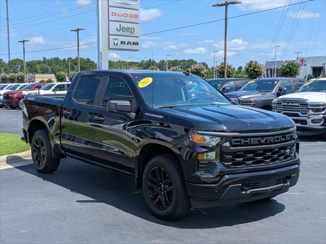 2023 Chevrolet Silverado 1500 4WD Crew Cab Short Bed Custom
