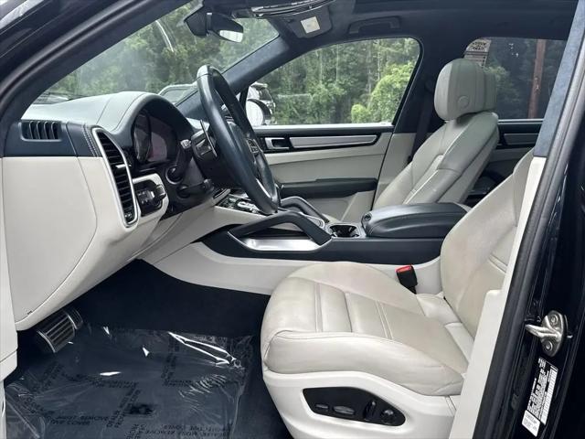 2023 Porsche Cayenne E-Hybrid Turbo S