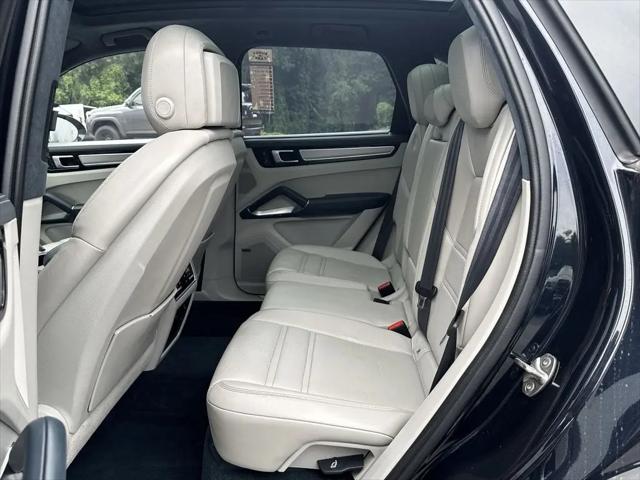 2023 Porsche Cayenne E-Hybrid Turbo S