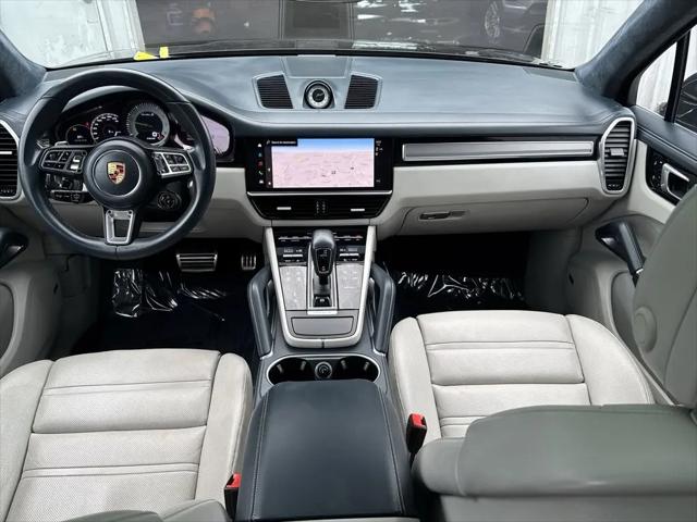 2023 Porsche Cayenne E-Hybrid Turbo S