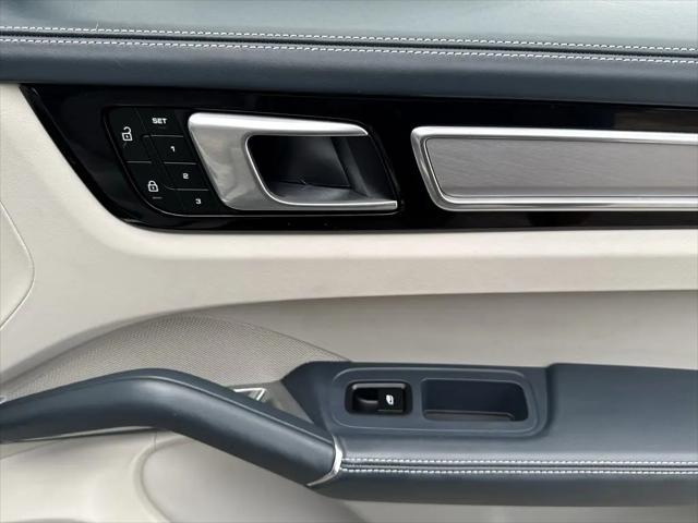 2023 Porsche Cayenne E-Hybrid Turbo S