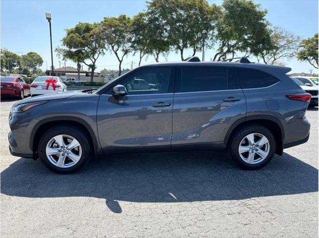 2022 Toyota Highlander LE