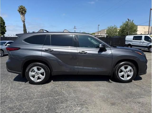 2022 Toyota Highlander LE