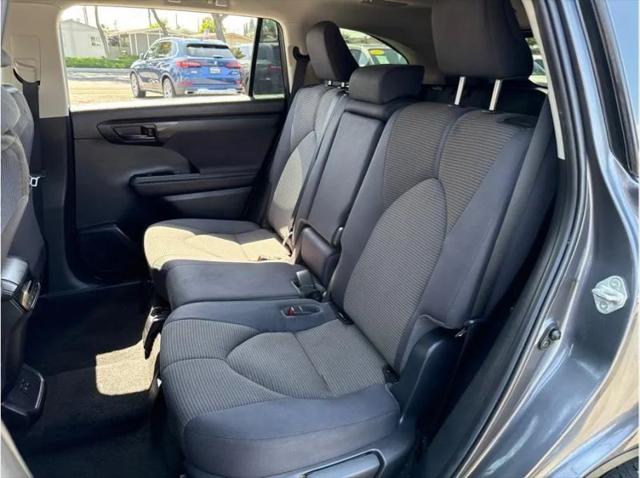 2022 Toyota Highlander LE
