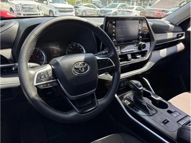 2022 Toyota Highlander LE