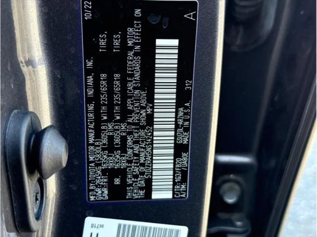 2022 Toyota Highlander LE