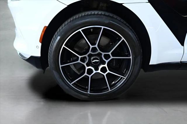 2021 Aston Martin DBX Standard