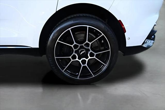 2021 Aston Martin DBX Standard