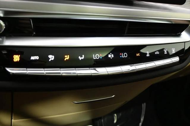 2025 Cadillac iQ Sport w/1SK