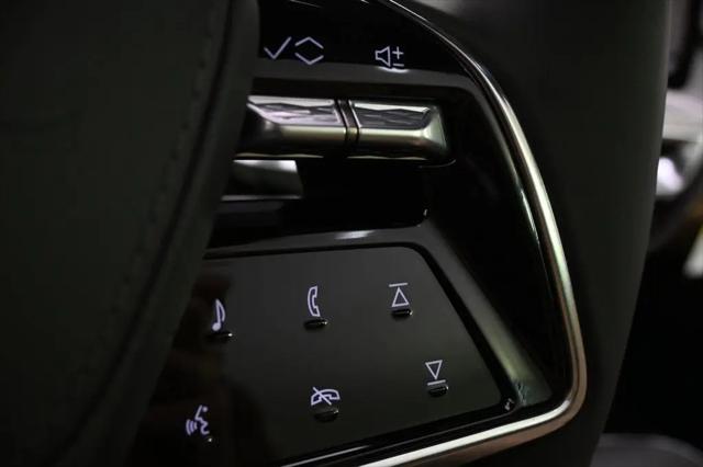 2025 Cadillac iQ Sport w/1SK