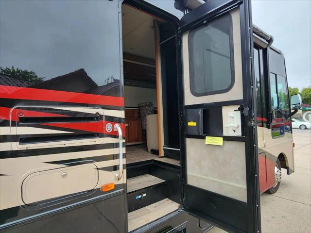 2019 Ford F-53 Base
