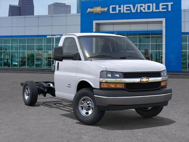 2025 Chevrolet Express Cutaway Work Van