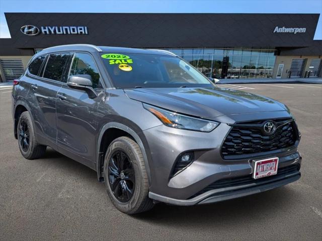 2022 Toyota Highlander XLE 2022 Toyota Highlander XLE